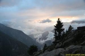 View of sunset on the way to Giri Camps